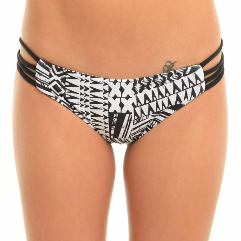 NWT 2PC L Space Ivory Coast Chloe Top + Low Down Bikini Bottom [SZ XS‎ Medium ]